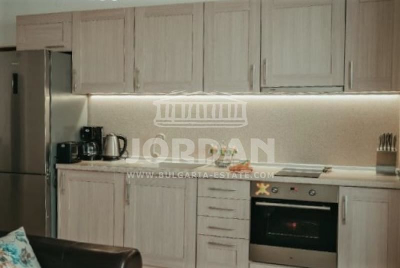 Тристаен апартамент - Ален мак - 0