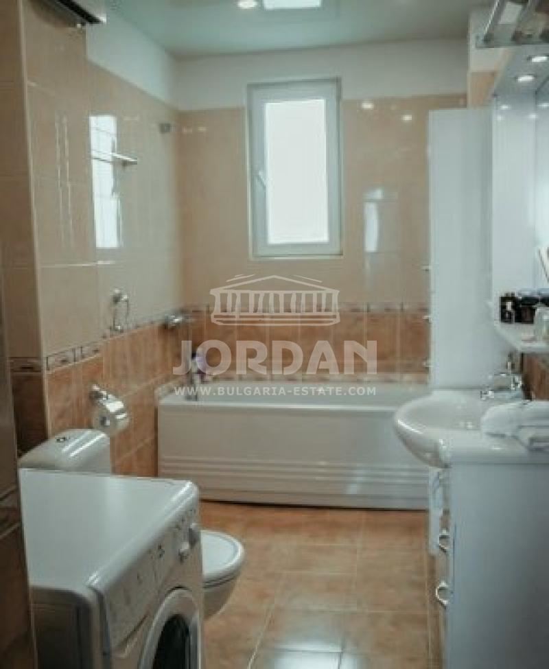 Тристаен апартамент - Ален мак - 0