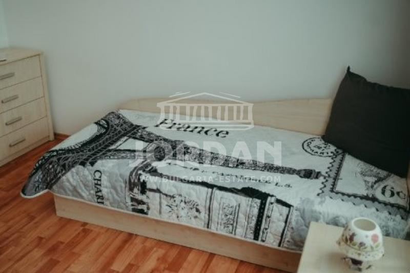 Тристаен апартамент - Ален мак - 0