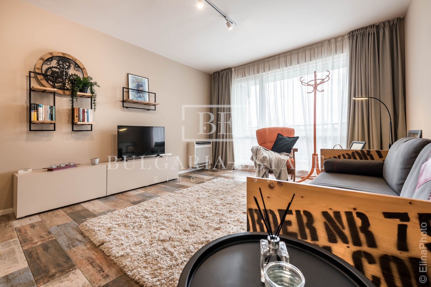 Designer-Wohnung mit einem Schlafzimmer zur Miete in der Stadt von. Varna, Briz, mit Parkplatz - 0