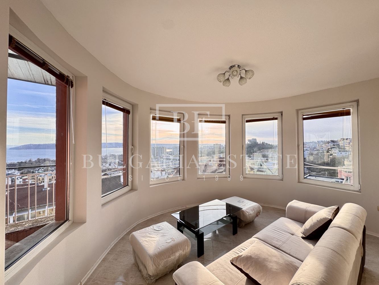 Трехкомнатная квартира с видом на море - кв. Бриз + двойной гараж и парковочное место - 0