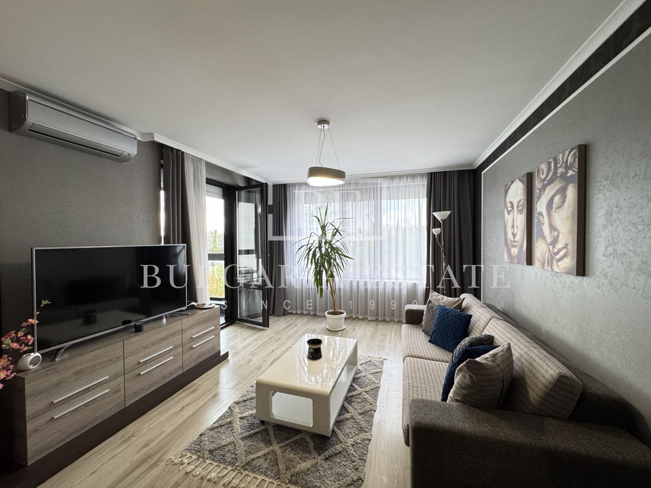 Луксозен двустаен апартамент, затворен комплекс м-т Евксиноград, гр. Варна, включена такса поддръжка - 0