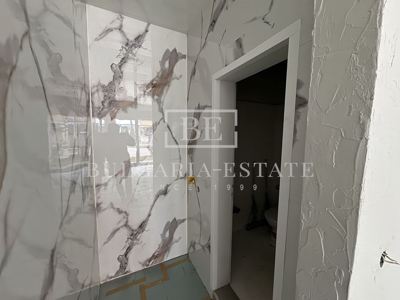 SHOP am Main Blvd. Zar Osvoboditel, gr. Varna, Roter Platz - 0