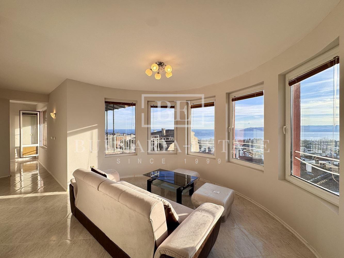 Трехкомнатная квартира с видом на море - кв. Бриз + двойной гараж и парковочное место - 0