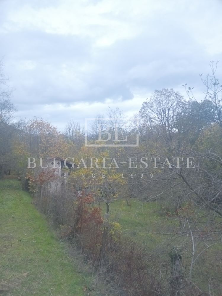 Двуетажна къща с голям парцел в местност Крушките, гр. Варна - 0