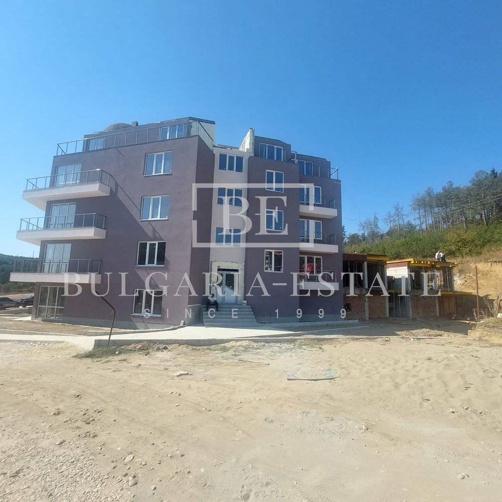 Helle Ein-Zimmer-Wohnung 58,54 qm im 4. Stock. Asparuhovo - 0