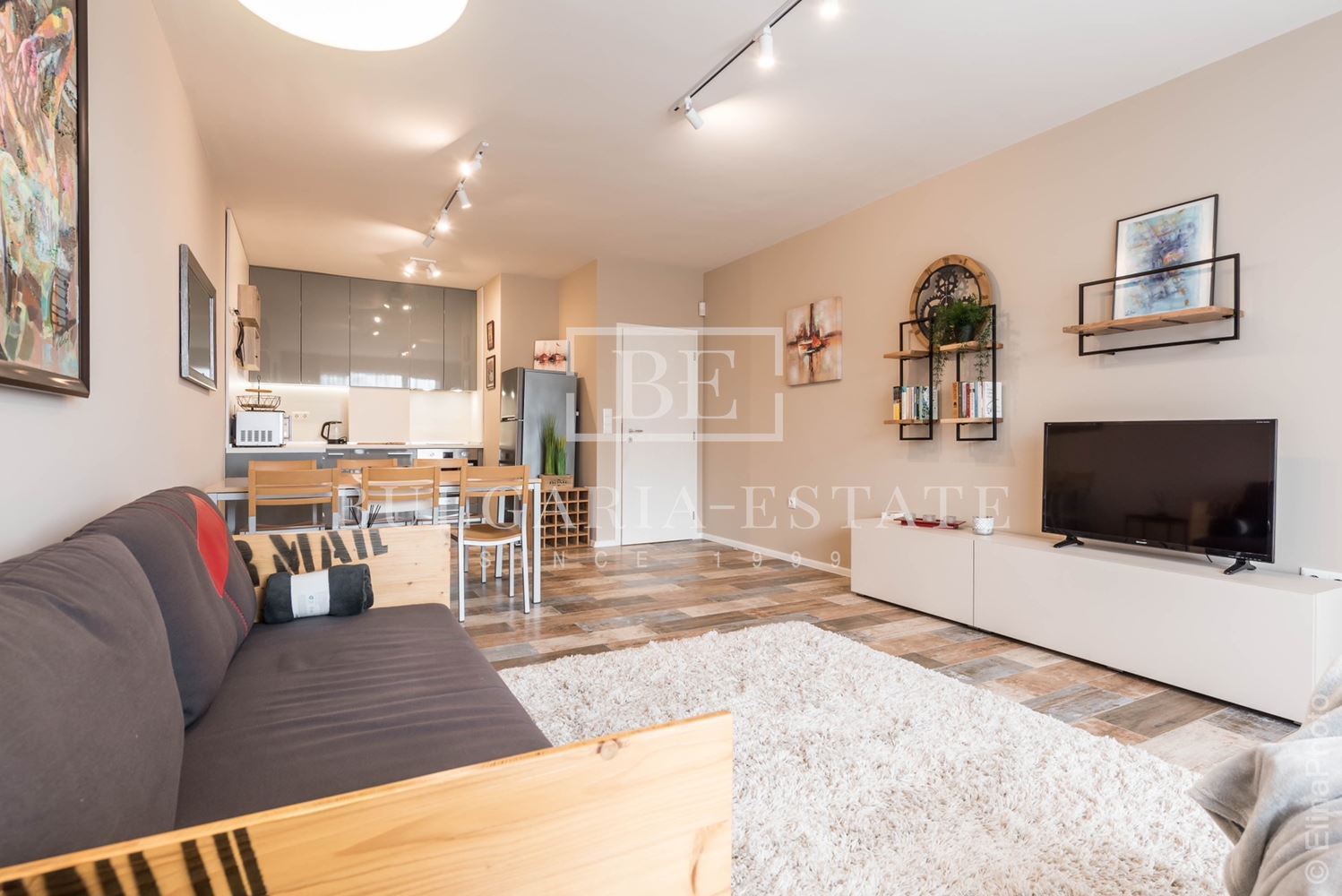 Designer-Wohnung mit einem Schlafzimmer zur Miete in der Stadt von. Varna, Briz, mit Parkplatz - 0