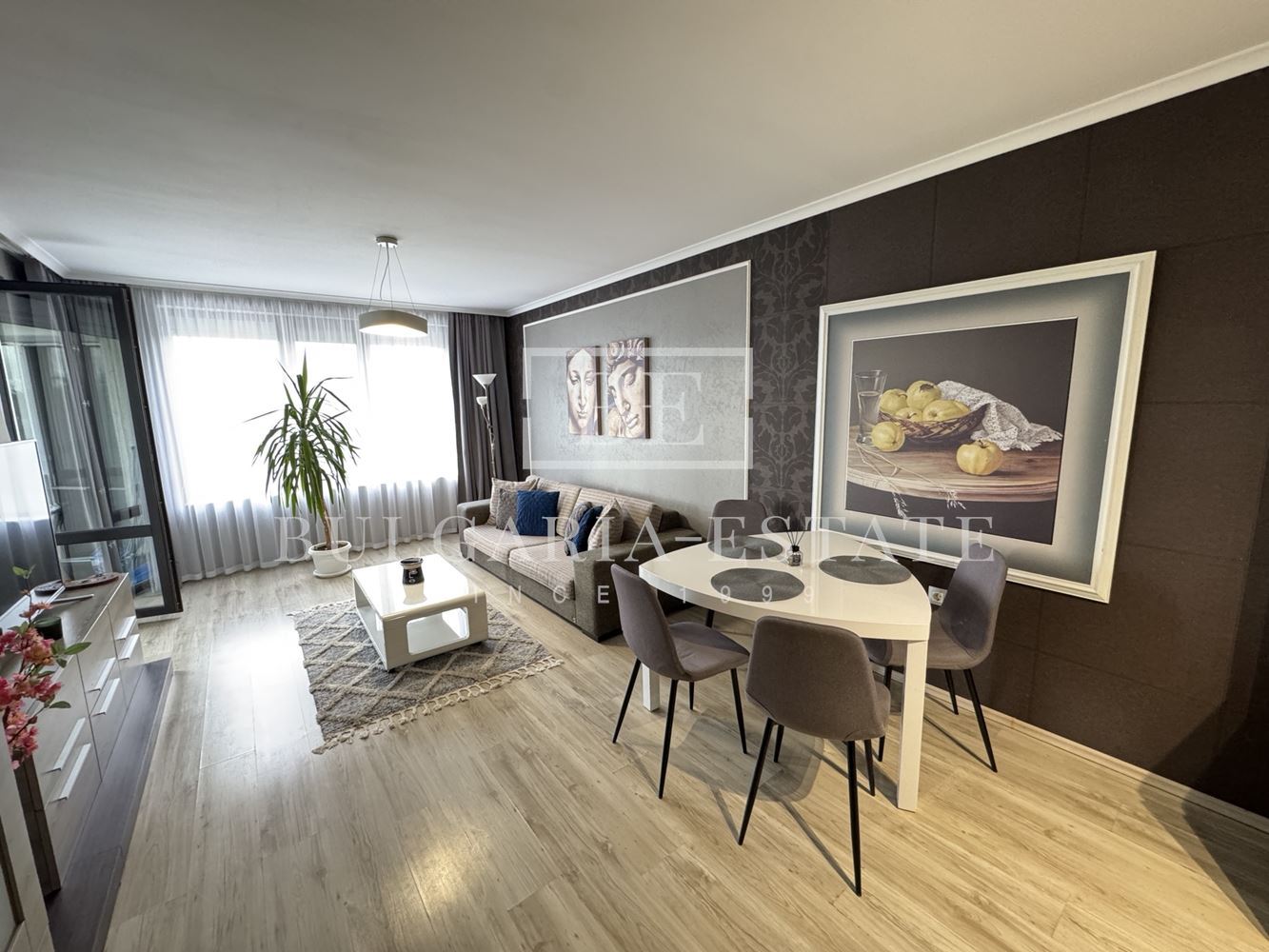 Луксозен двустаен апартамент, затворен комплекс м-т Евксиноград, гр. Варна, включена такса поддръжка - 0