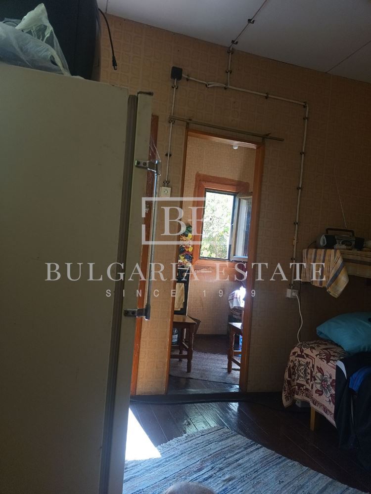 Двуетажна къща с голям парцел в местност Крушките, гр. Варна - 0