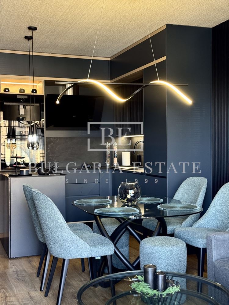 ЕКСКЛУЗИВНО! Луксозен двустаен апартамент, Св. Св. Константин и Елена - 0