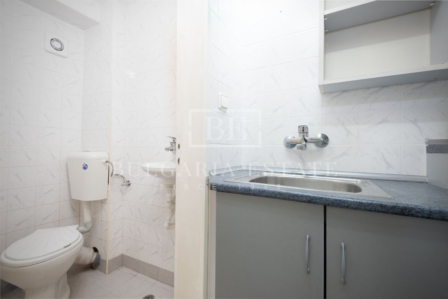 Ексклузивно от България Естейт: Магазин и Коктейл Бар в Центъра на Варна - 0