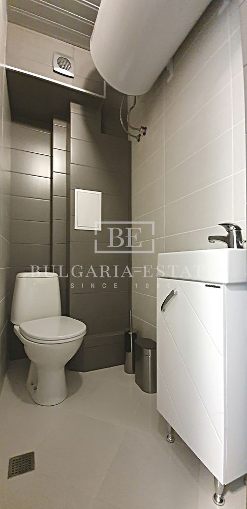 Einzimmerwohnung - Sporthalle - 0