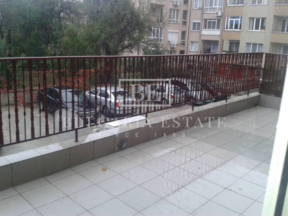 Просторен апартамент с голяма тераса в кв. Левски – до булевард Васил Левски - 0