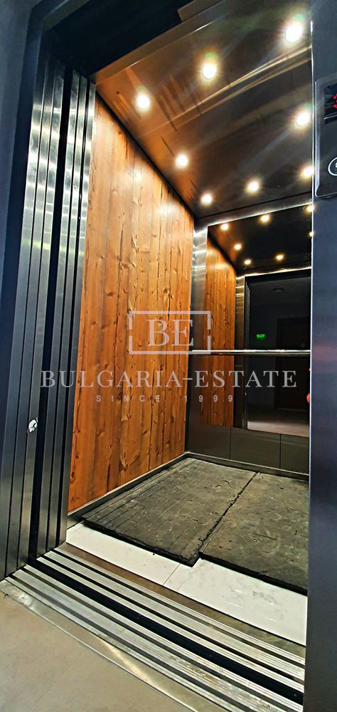 Einzimmerwohnung - Sporthalle - 0