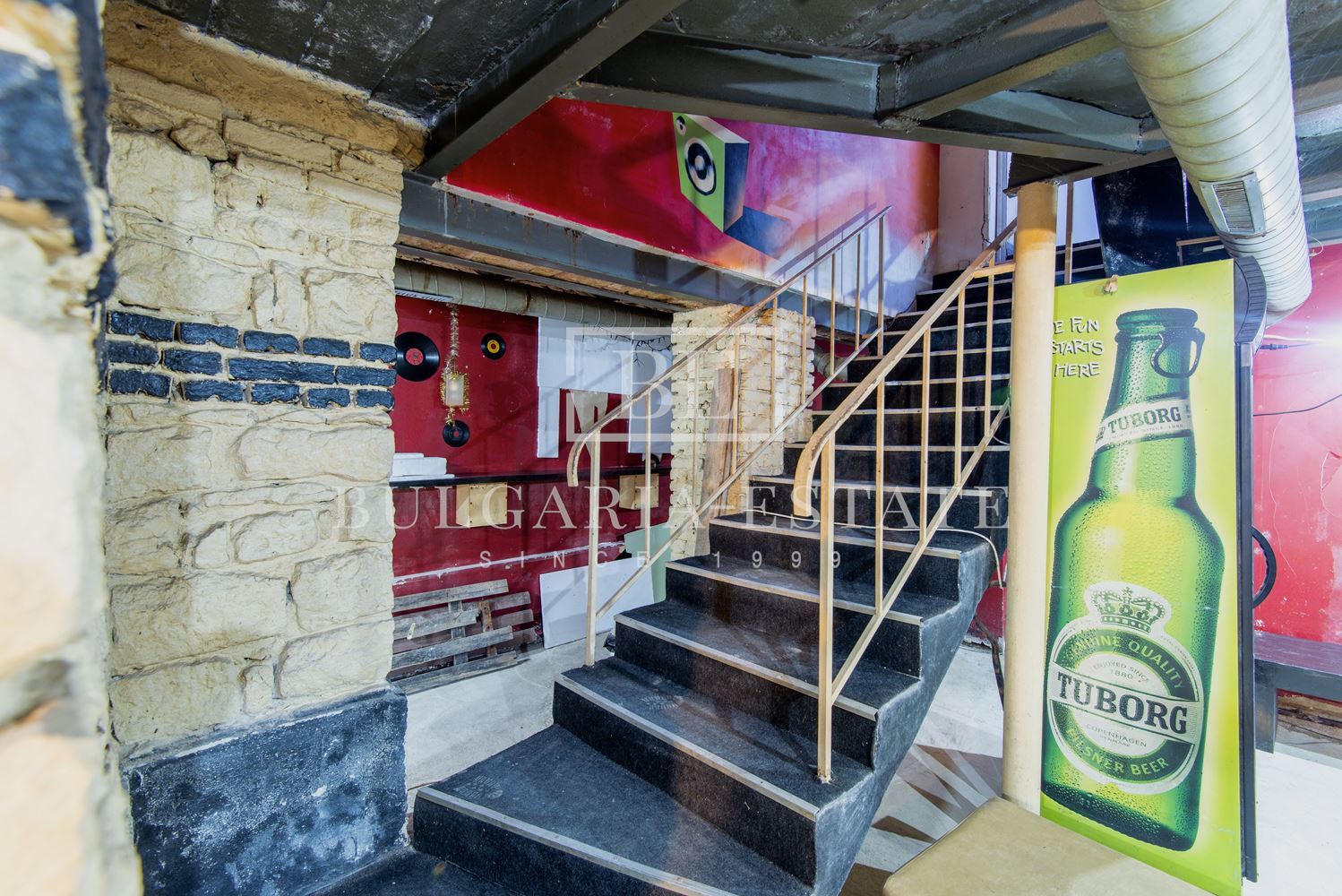 Ексклузивно от България Естейт: Магазин и Коктейл Бар в Центъра на Варна - 0