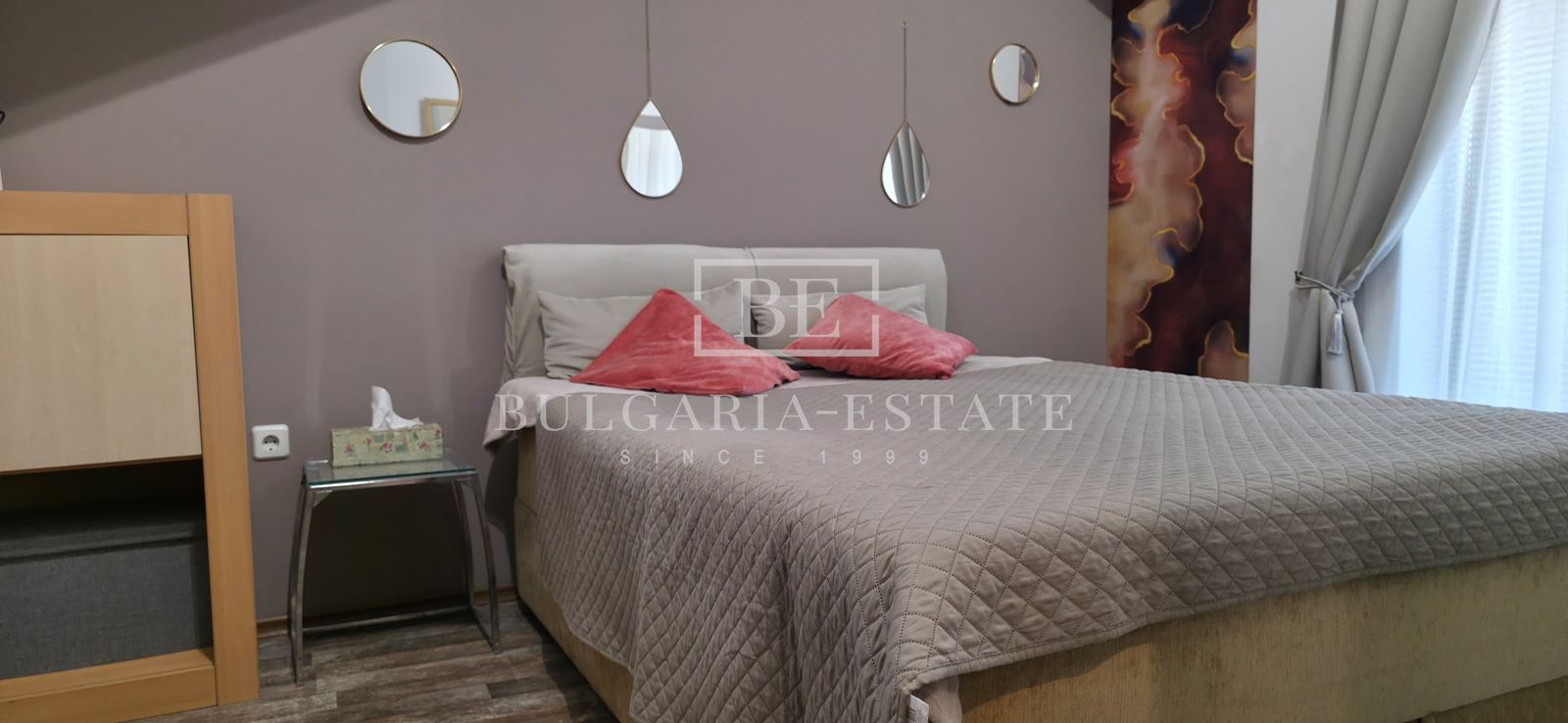 One-bedroom apartment under the Opera House - 0