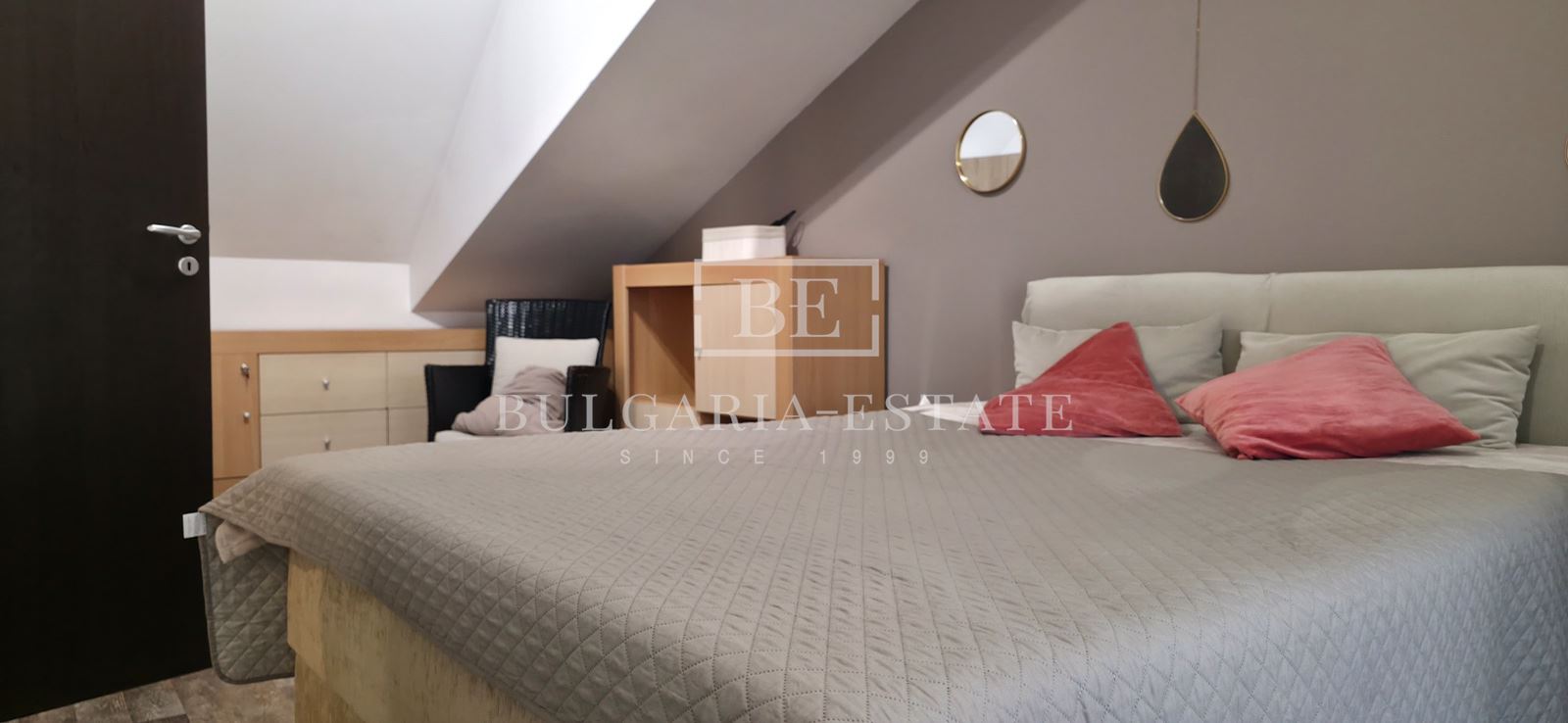 One-bedroom apartment under the Opera House - 0