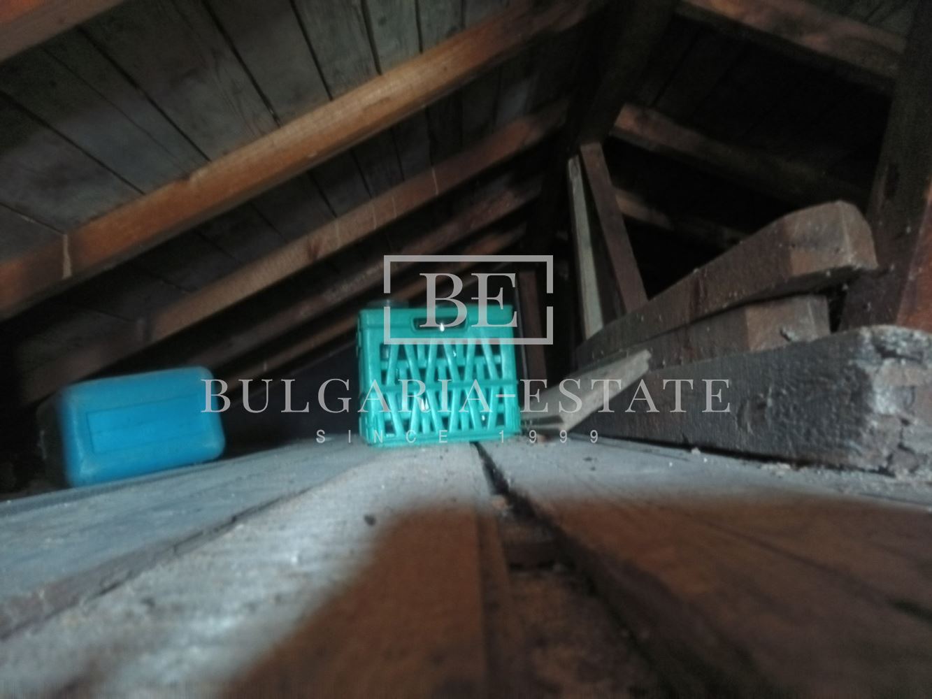 Двуетажна къща с голям парцел в местност Крушките, гр. Варна - 0