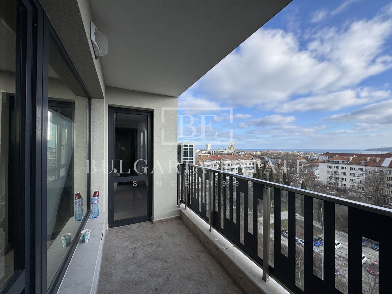 Напълно обзаведен тристаен апартамент в широк център - 101 кв.м. - 0