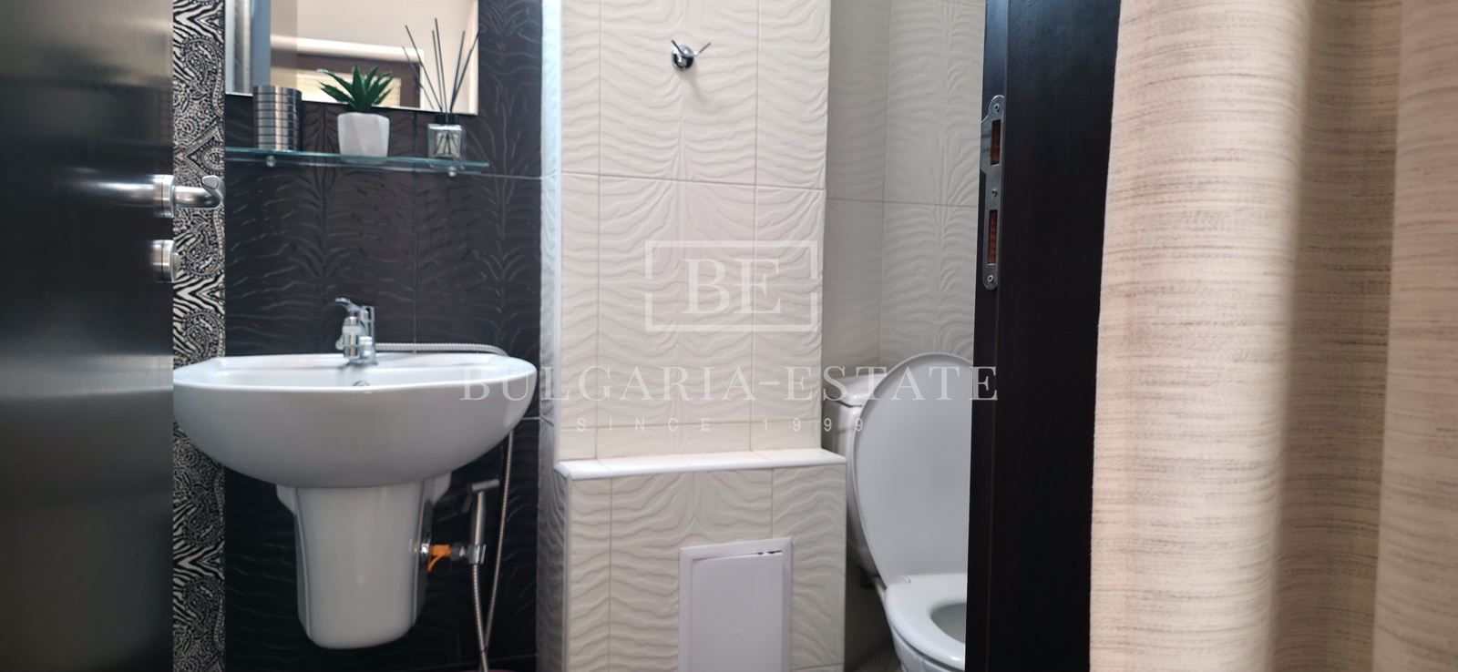 One-bedroom apartment under the Opera House - 0