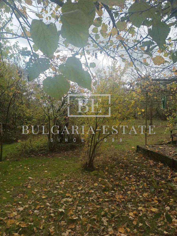 Двуетажна къща с голям парцел в местност Крушките, гр. Варна - 0