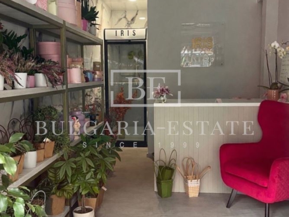 МАГАЗИН на Главном бульваре. Цар Освободитель, гр. Варна, Красная площадь - 0