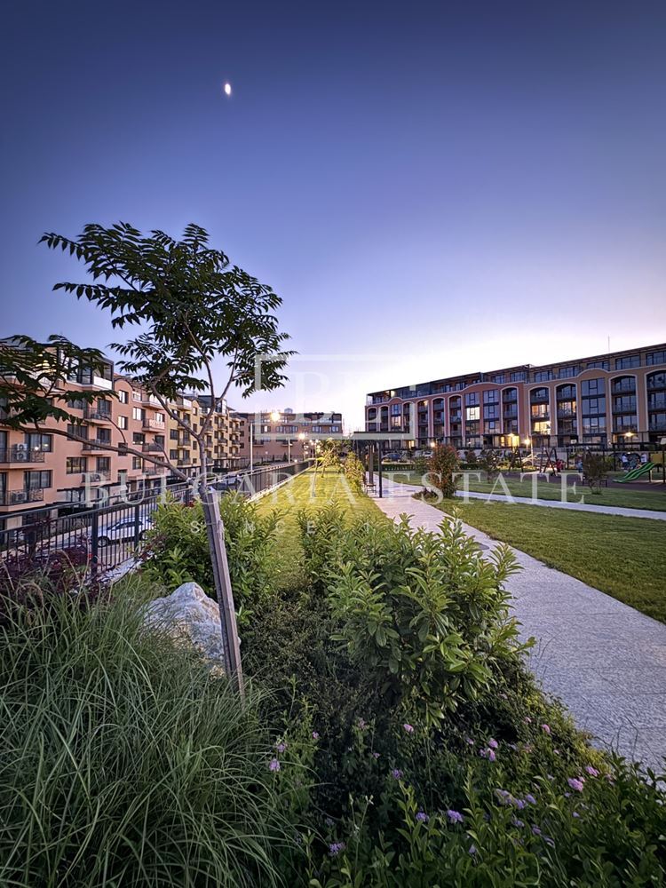 ЕКСКЛУЗИВНО! Луксозен двустаен апартамент, Св. Св. Константин и Елена - 0