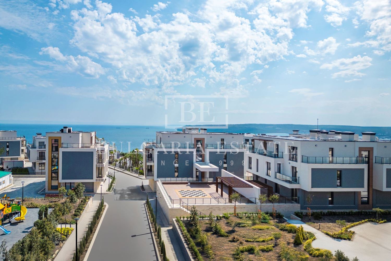 ✨ Просторен четиристаен с южно изложение и морска панорама в бутиков комплекс от България Естейт - 0