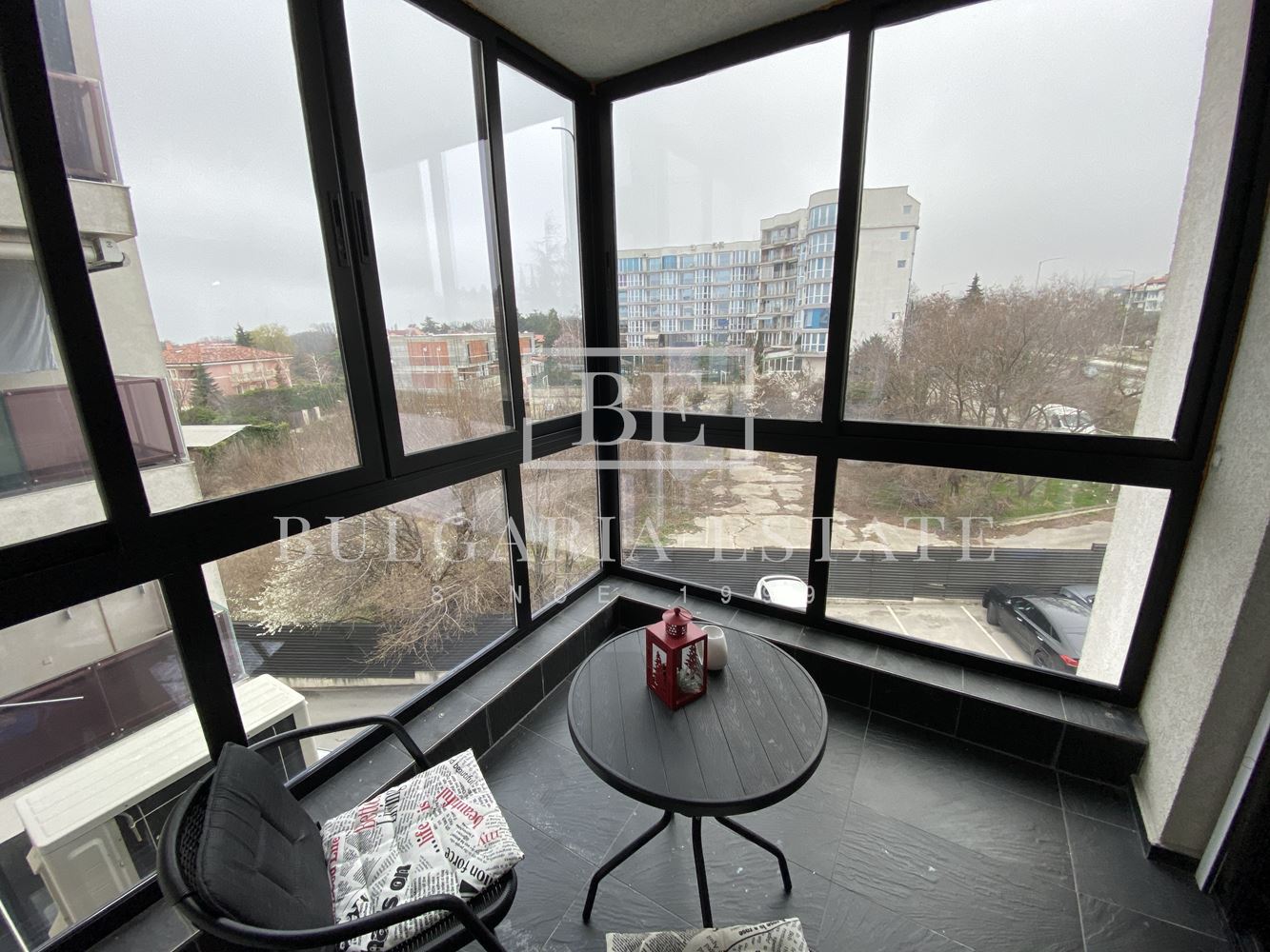 Луксозен двустаен апартамент, затворен комплекс м-т Евксиноград, гр. Варна, включена такса поддръжка - 0