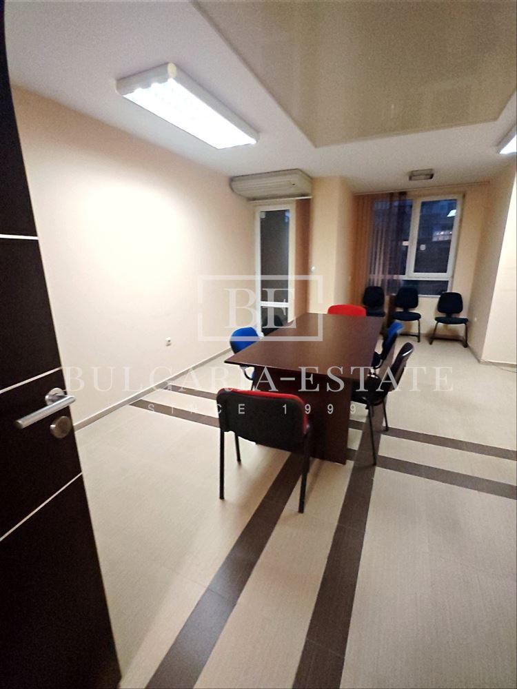 Представительство на главной улице - 0