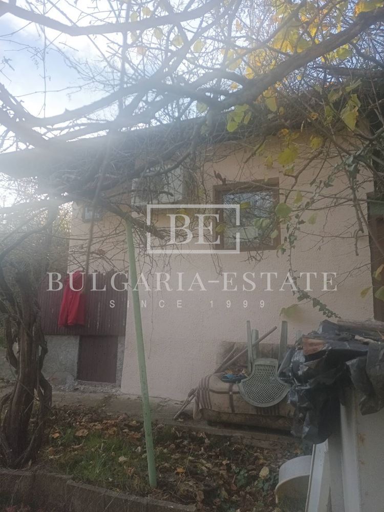 Двуетажна къща с голям парцел в местност Крушките, гр. Варна - 0