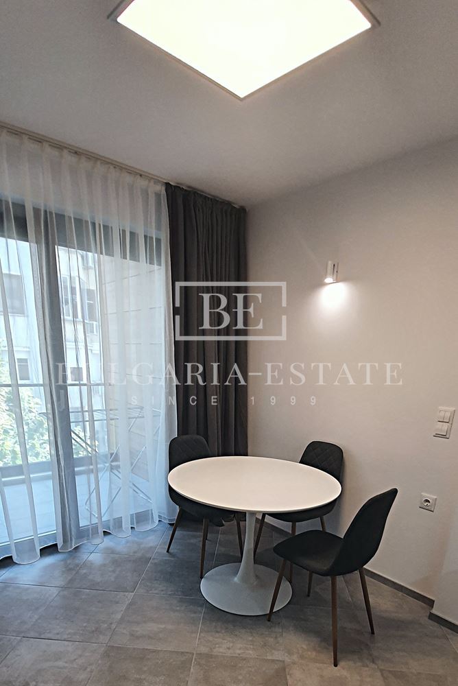 Einzimmerwohnung - Sporthalle - 0