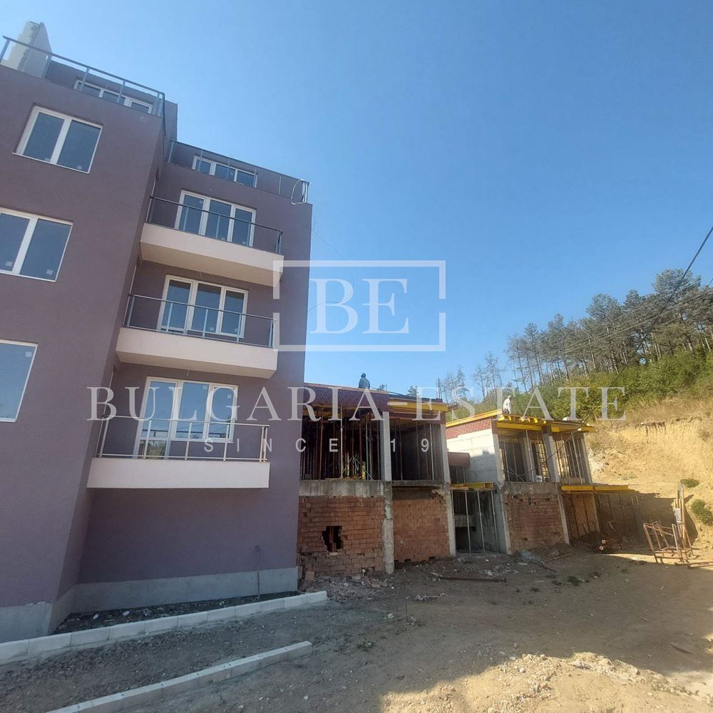 Helle Ein-Zimmer-Wohnung 58,54 qm im 4. Stock. Asparuhovo - 0