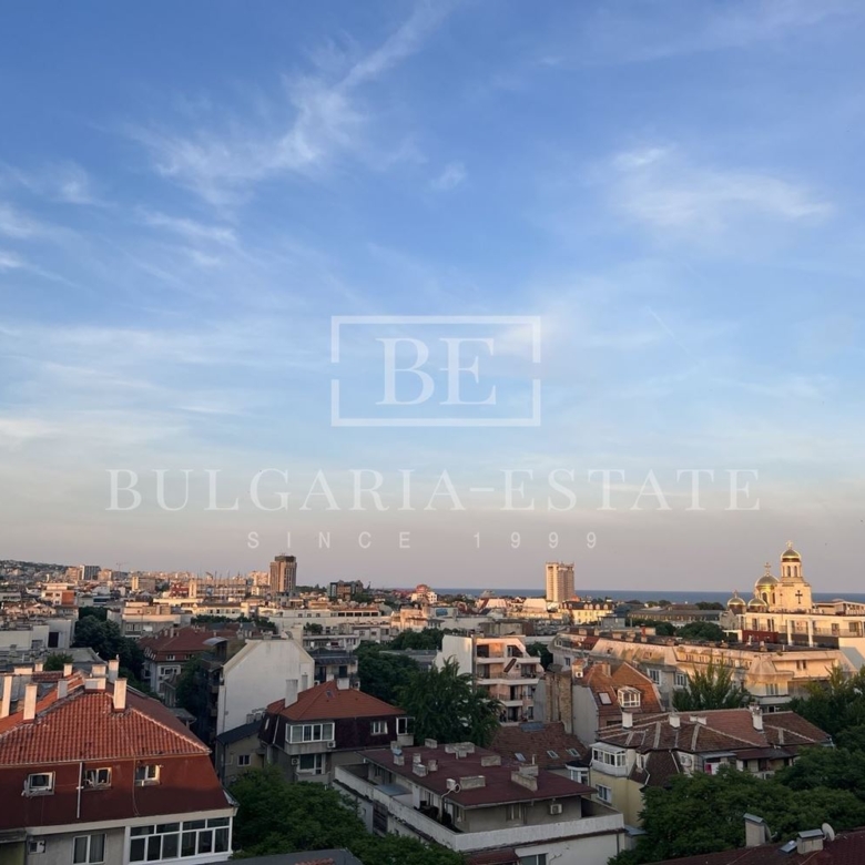 Spacious one-bedroom apartment with two terraces in the wider city center - 0