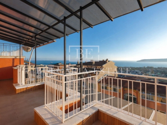 Тристаен апартамент с морска панорама – кв. Бриз + двоен гараж и паркомясто - 0