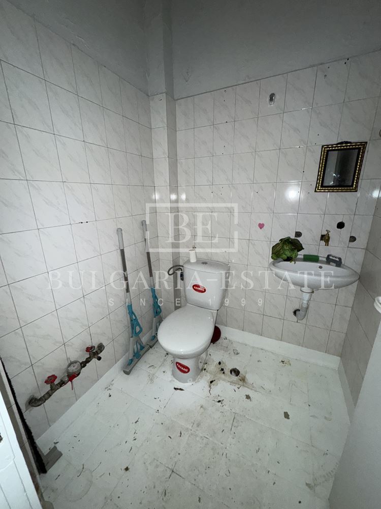 SHOP am Main Blvd. Zar Osvoboditel, gr. Varna, Roter Platz - 0