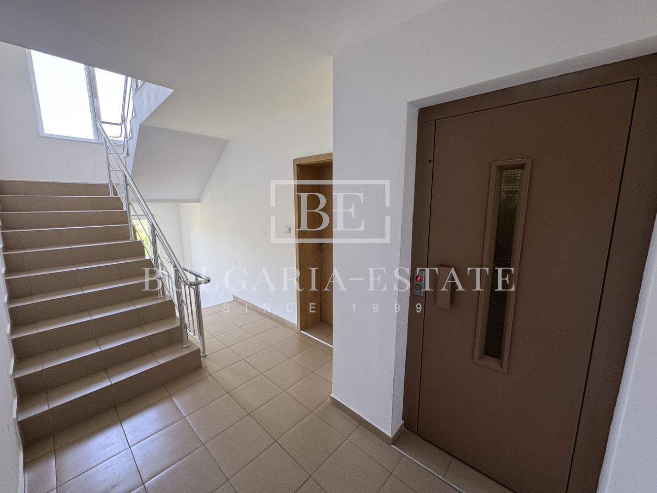 Двустаен с АКТ 16 в комплекс с басейн, паркомясто, кв. Галата, гр. Варна - 0