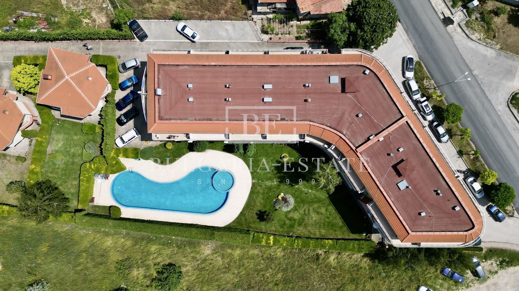 Двустаен с АКТ 16 в комплекс с басейн, паркомясто, кв. Галата, гр. Варна - 0