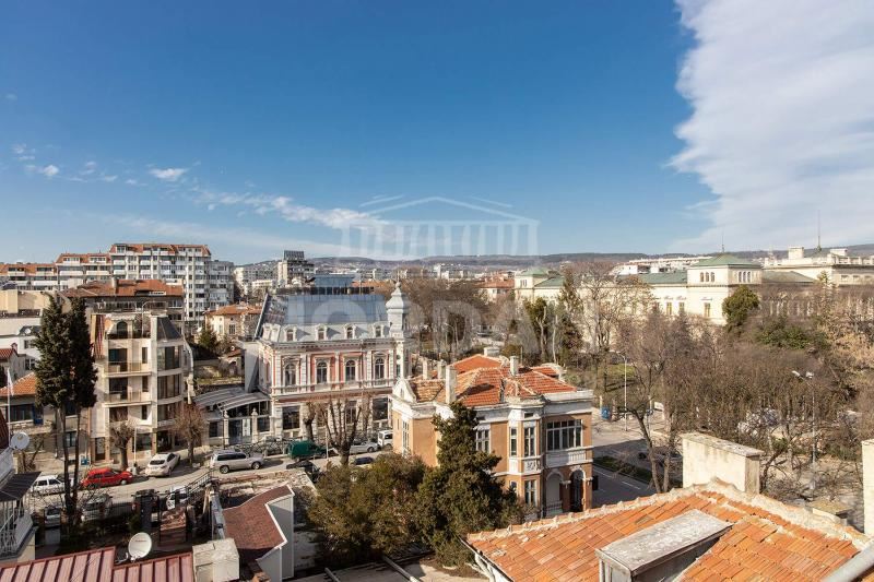 Луксозен двустаен апартамент в сърцето на град Варна, бул. Мария Луиза - 0