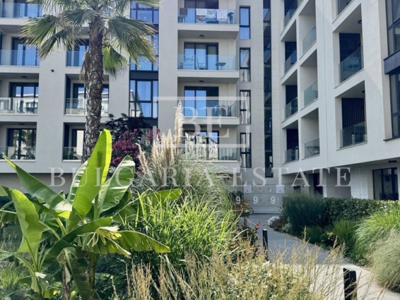 Апартаменты с 2 спальнями на курорте AZUR PREMIUM. Св. Константин и Елена, Варна - 0