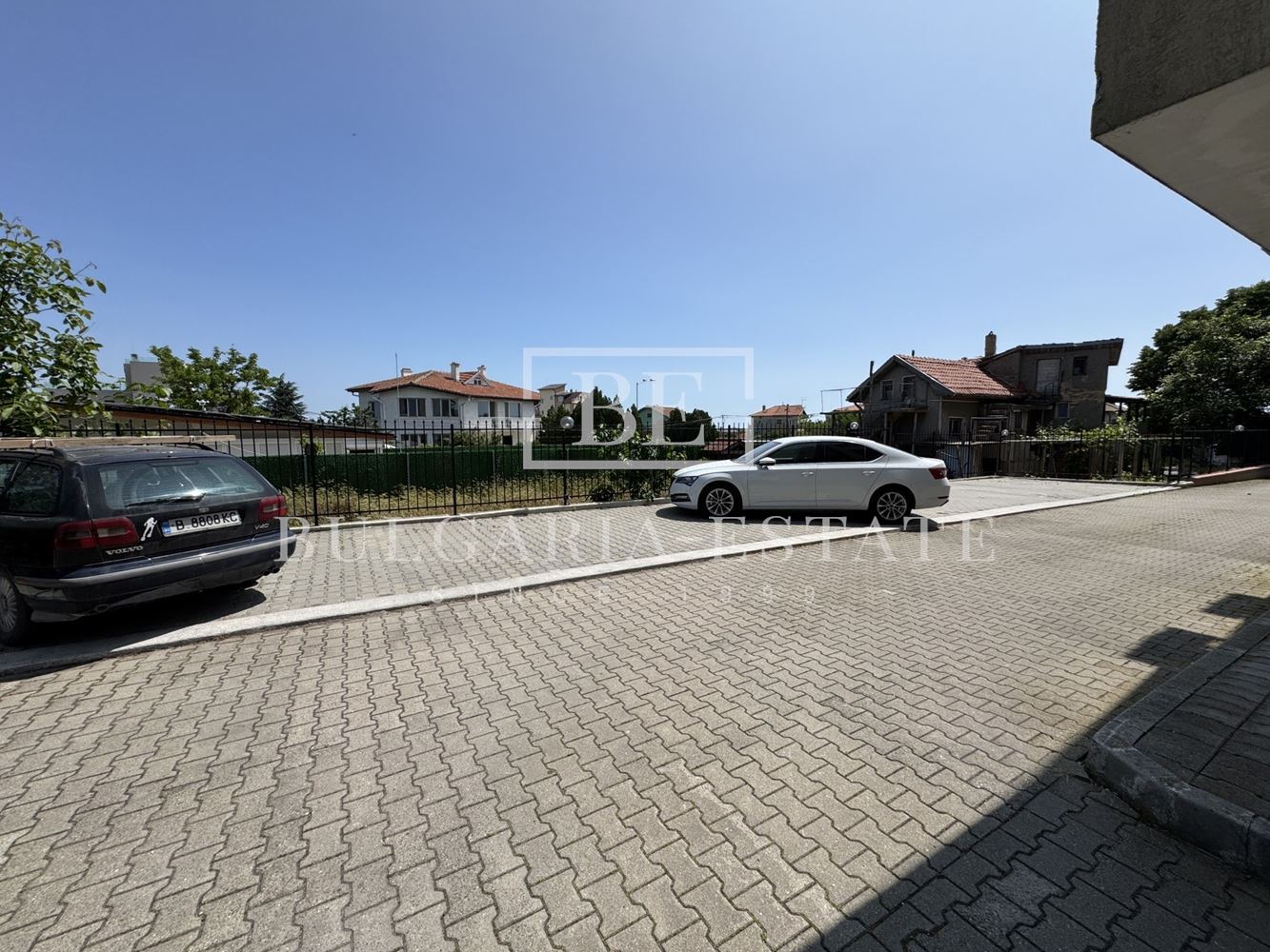 Двустаен с АКТ 16 в комплекс с басейн, паркомясто, кв. Галата, гр. Варна - 0