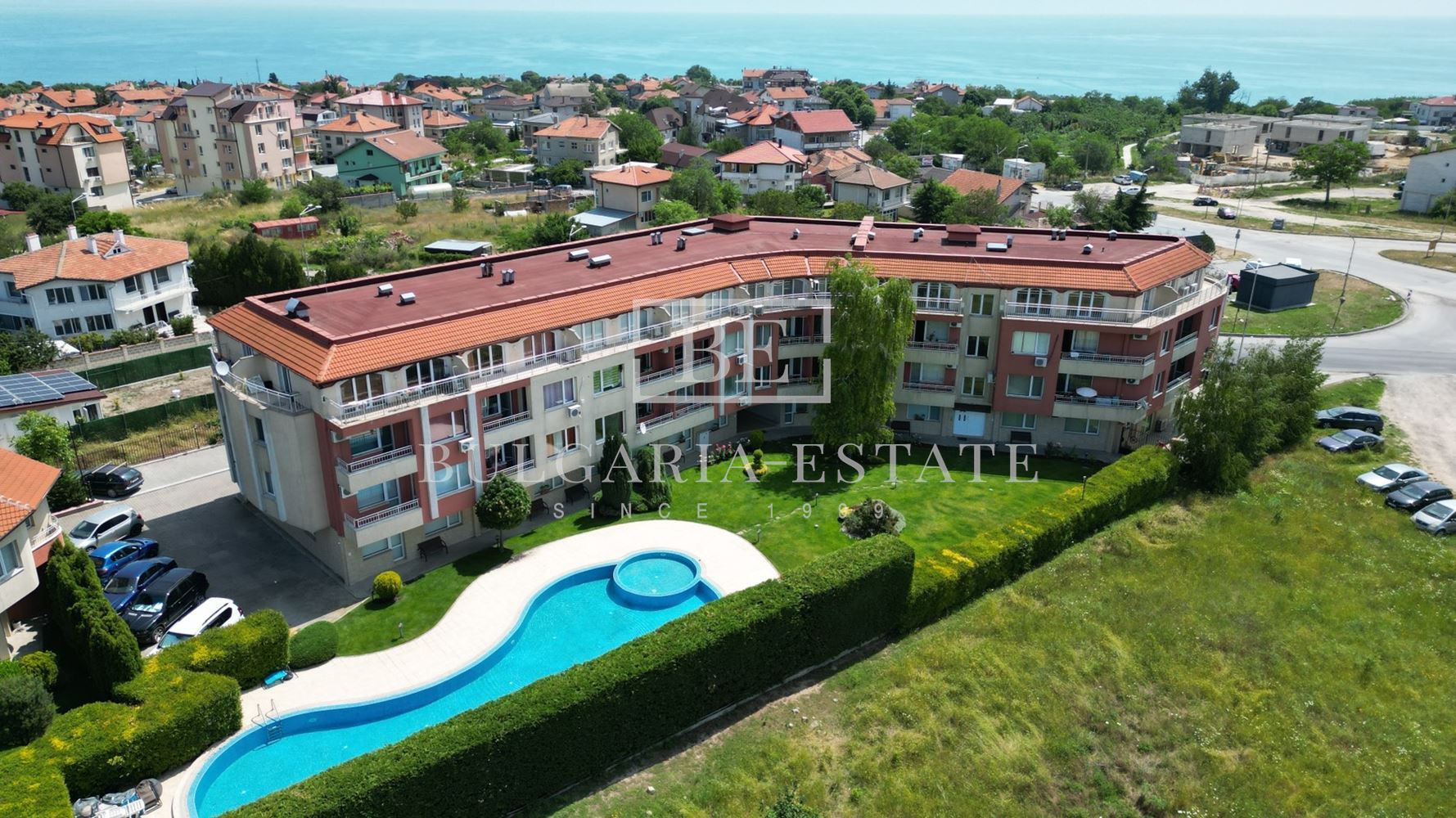 Двустаен с АКТ 16 в комплекс с басейн, паркомясто, кв. Галата, гр. Варна - 0