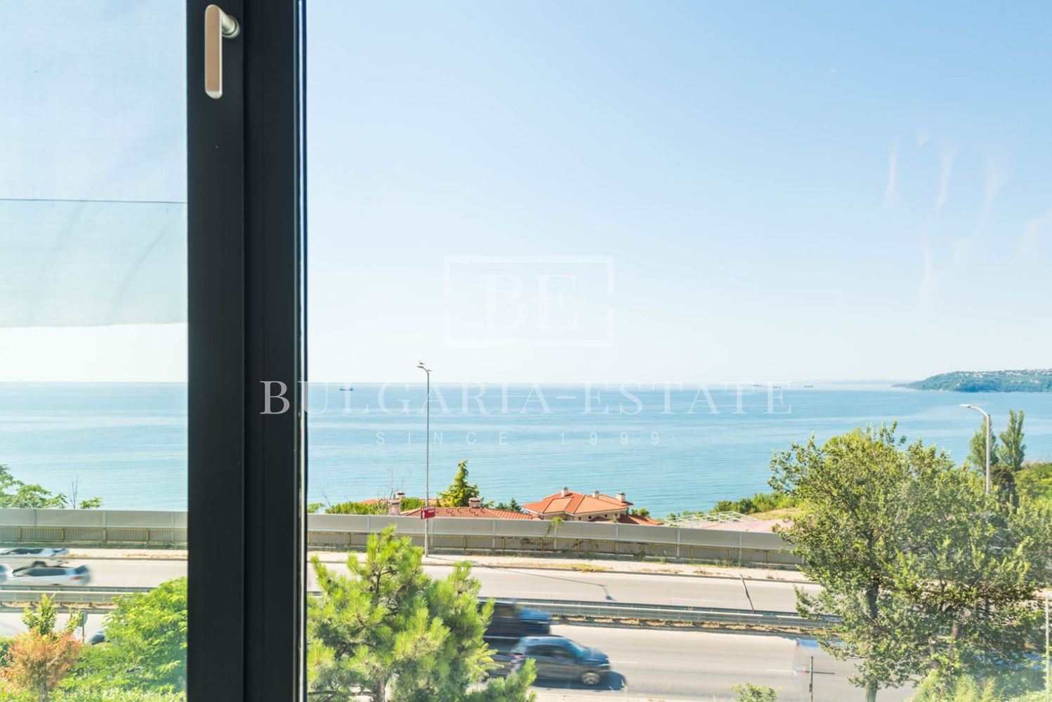 ✨ Двустаен Апартамент BEAUTY под наем – дизайнерски лукс в „Умната сграда“, Варна 🌊 - 0