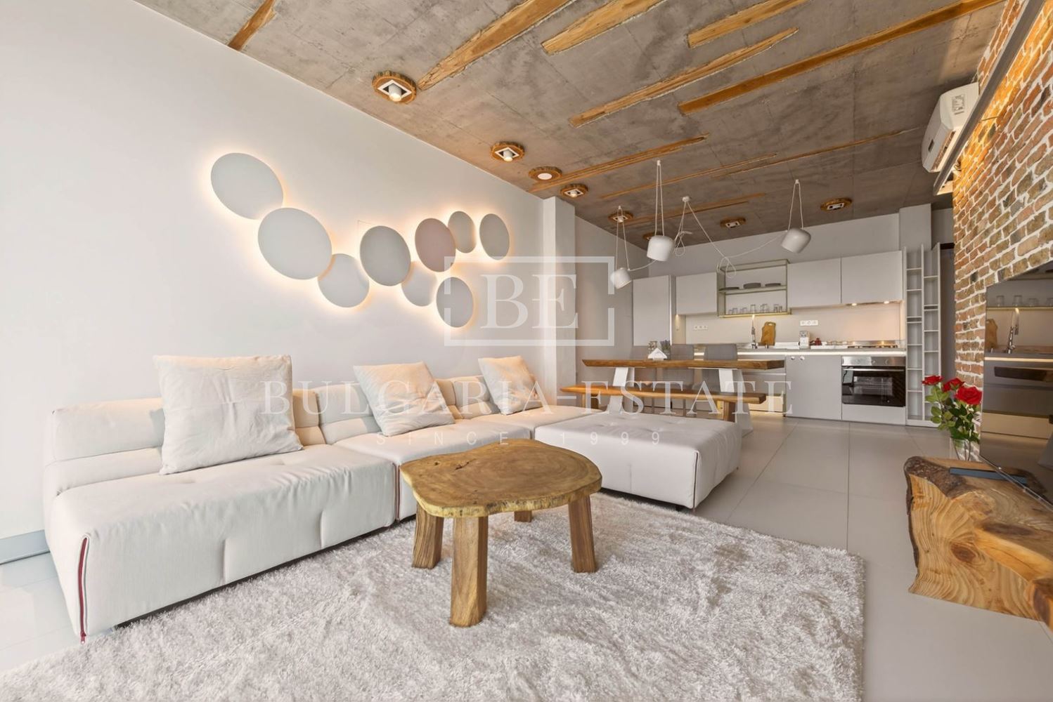 ✨ Двустаен Апартамент BEAUTY под наем – дизайнерски лукс в „Умната сграда“, Варна 🌊 - 0