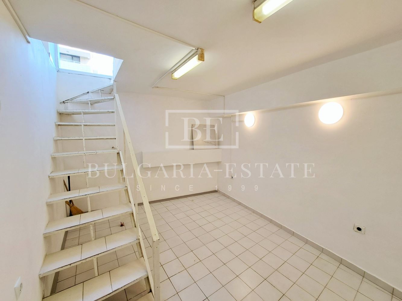 Офис - Опера - 0