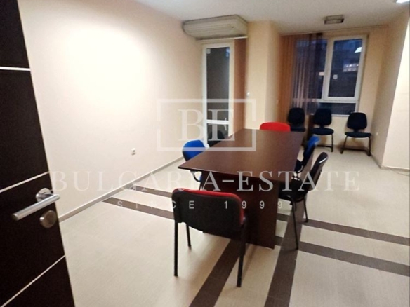 Representative office on main street - 0