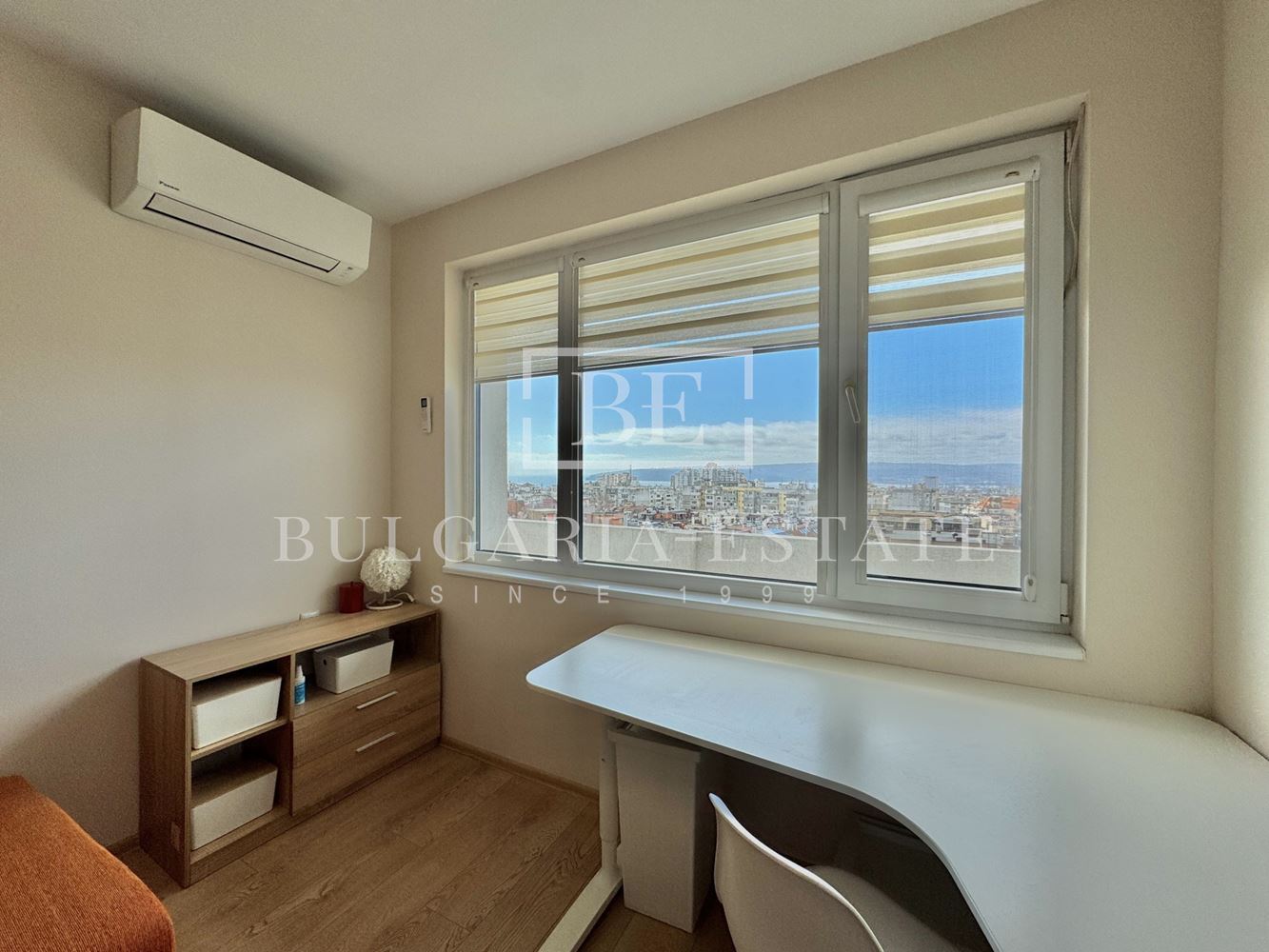 Тристаен апартамент под наем с панорамна морска гледка | кв. Левски – Варна - 0