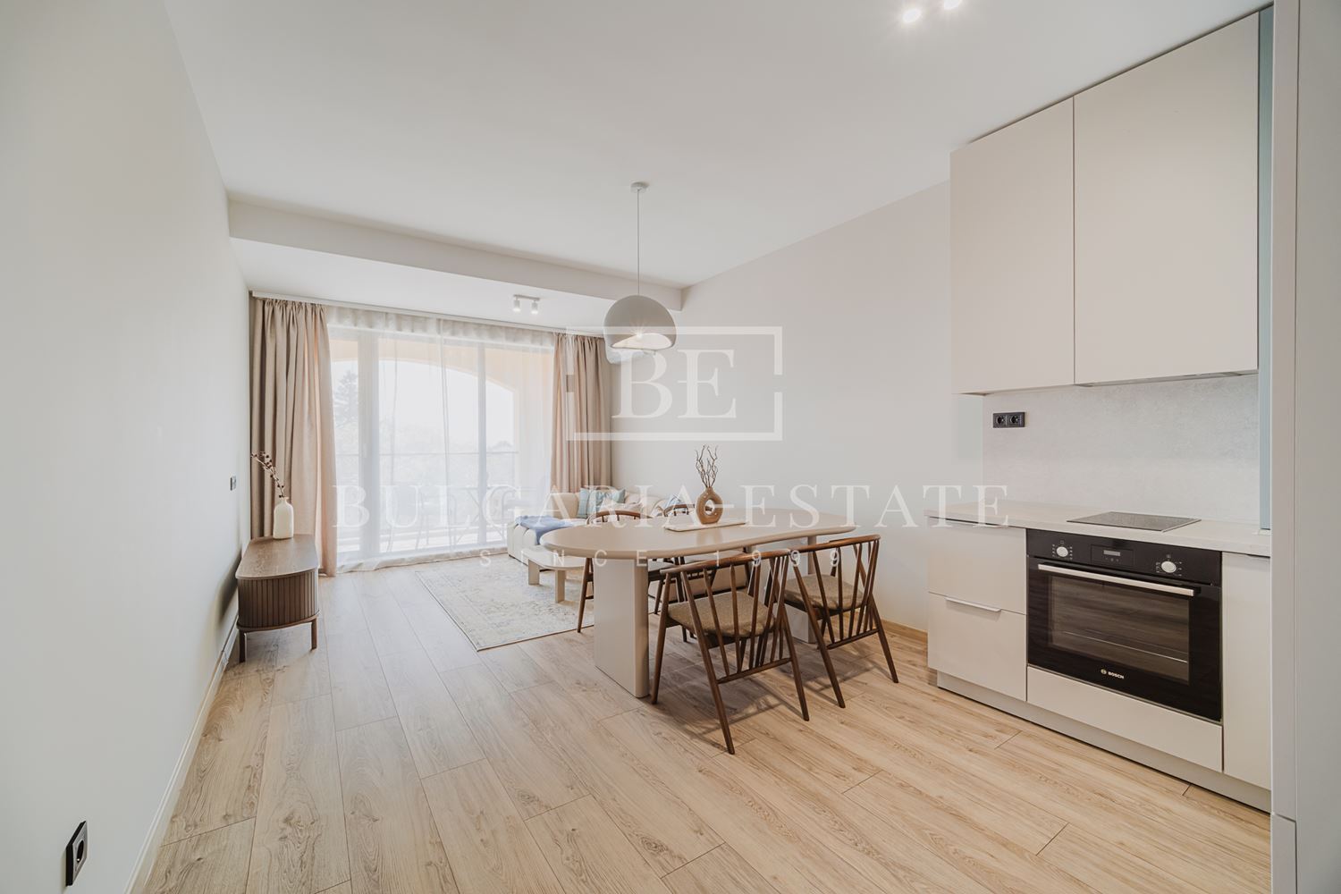 ЕКСКЛУЗИВНО! Тристаен апартамент с морска гледка и подземно паркомясто в Bella Vita - 0