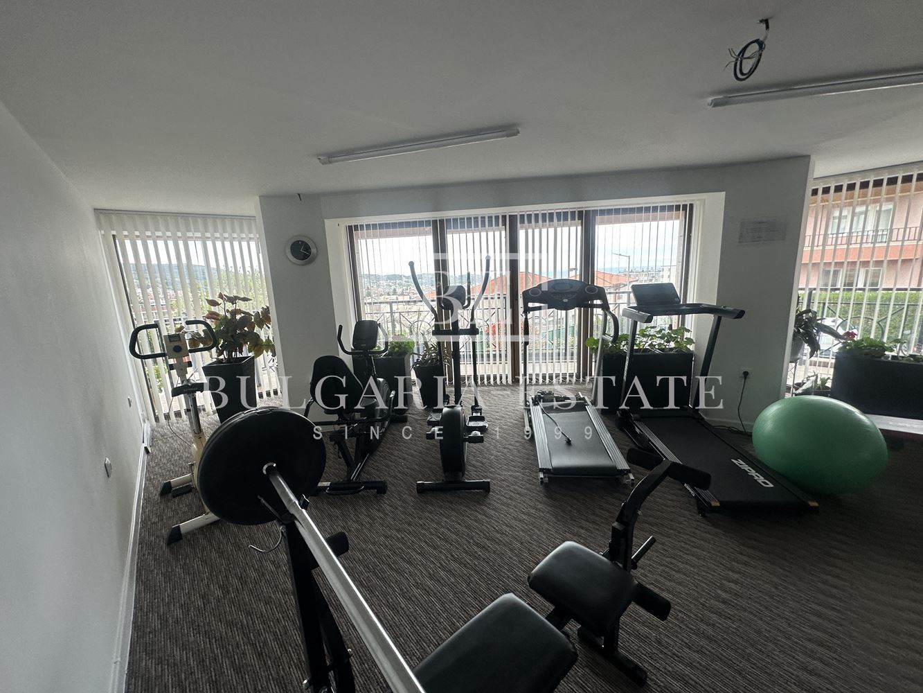 Луксозен двустаен в затворен комплекс-Виница - 0