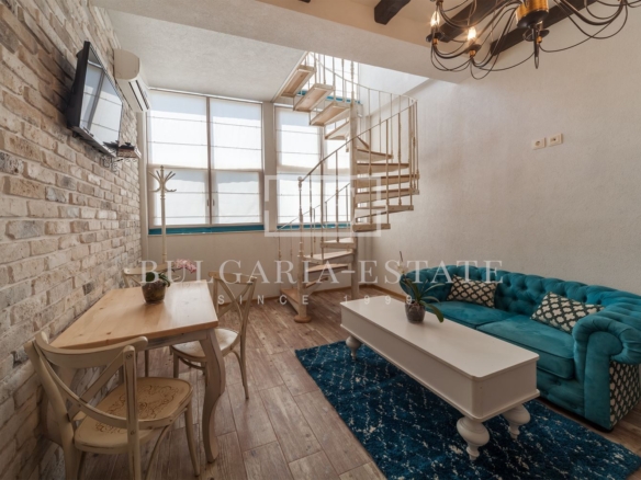 🏡 Бутиков мезонет под наем – ТОП център, Варна - 0